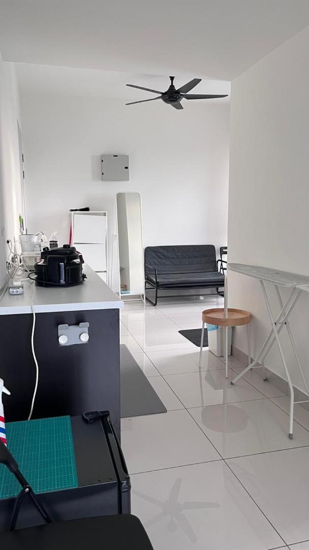 Fully Furnished Studio Unit. Sungai Buloh Exterior photo